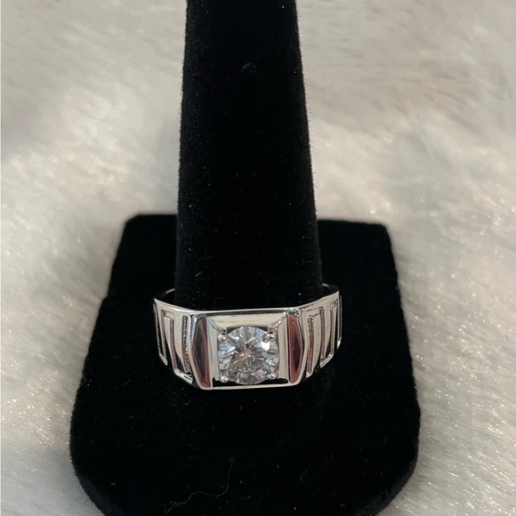 1.0ct 6.55mm size 10 men’s Moissanite ring